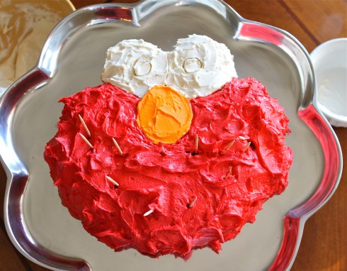 How to make an Elmo Cake  without mold  - 37