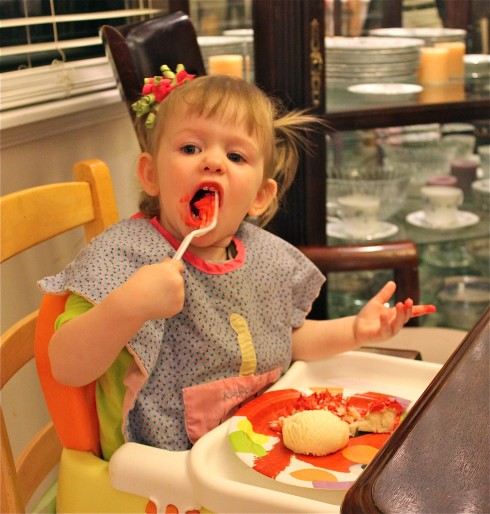 How to make an Elmo Cake  without mold  - 17