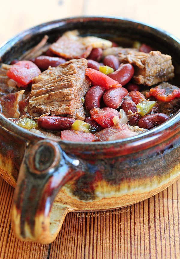 http://shewearsmanyhats.com/braised-beef-bacon-chili/