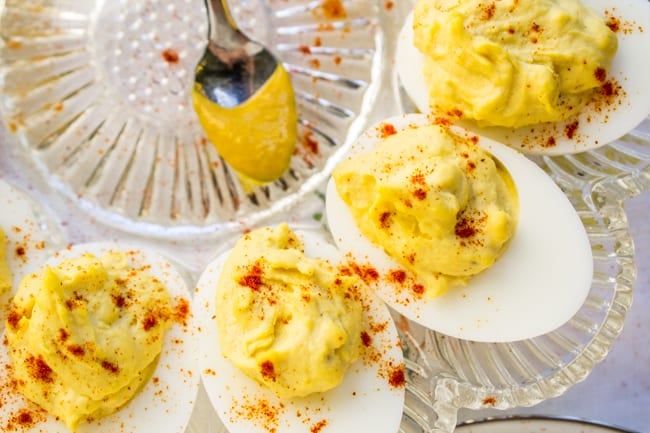 Easy Deviled Eggs Recipe - Primavera Kitchen