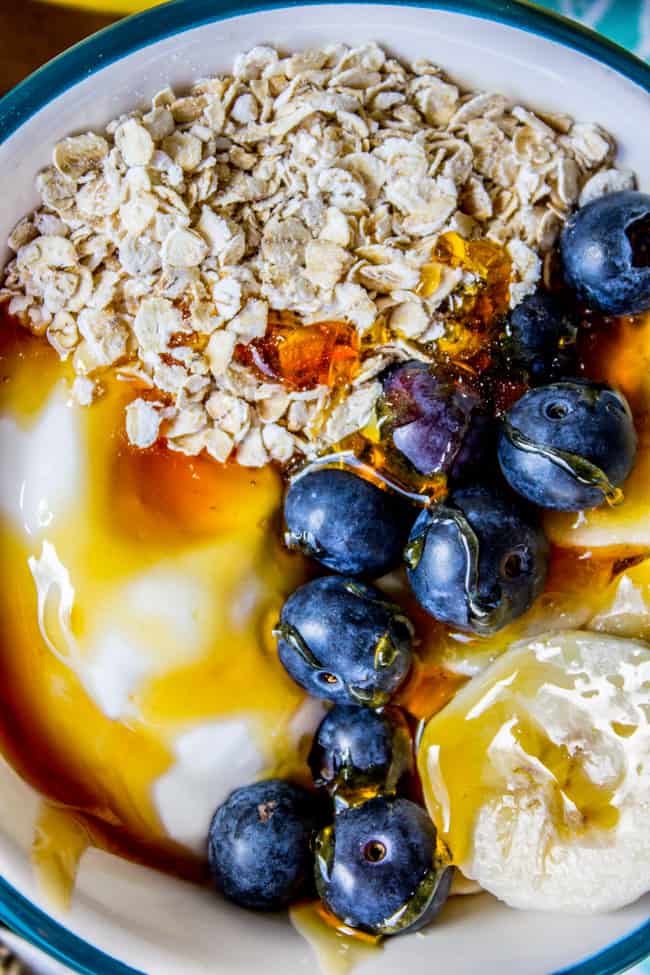 Overnight Oats with Yogurt and Blueberries (to Share with the Kids)