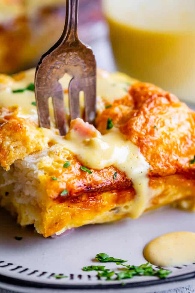 Cheesy Ham And Egg Biscuit Breakfast Casserole