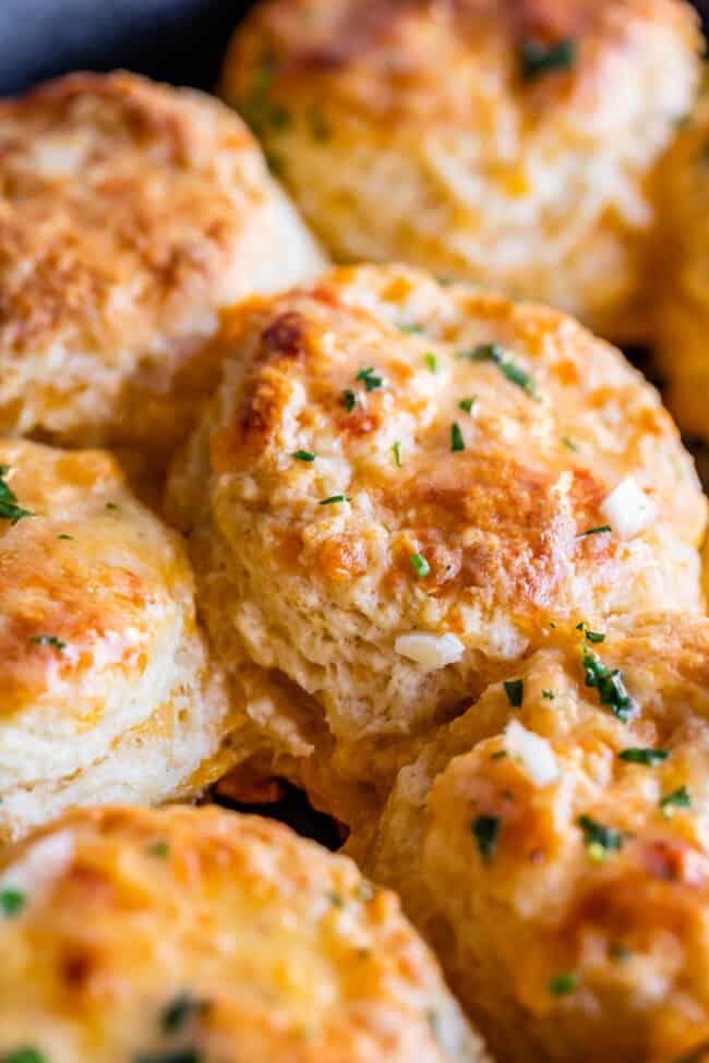 red lobster cheddar biscuits in a cast iron pan.