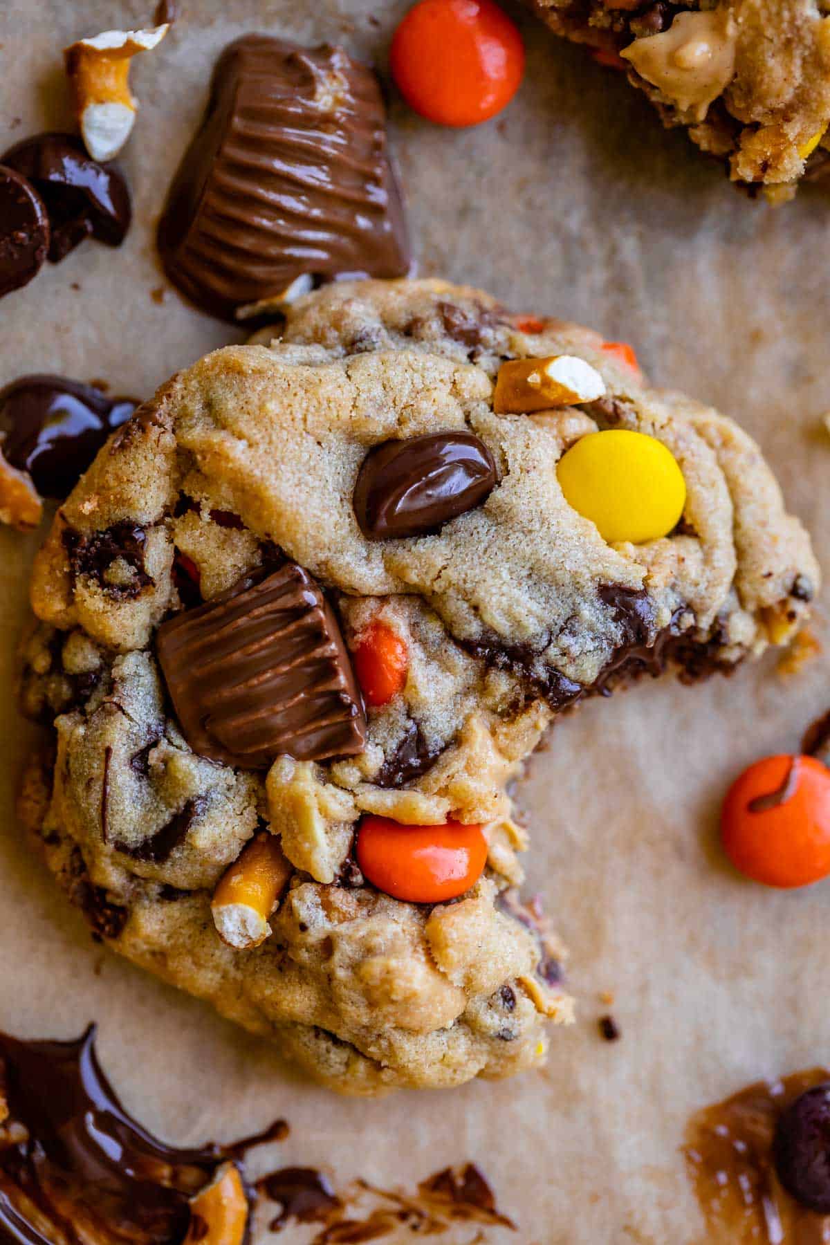 peanut butter pretzel cookies with reeses