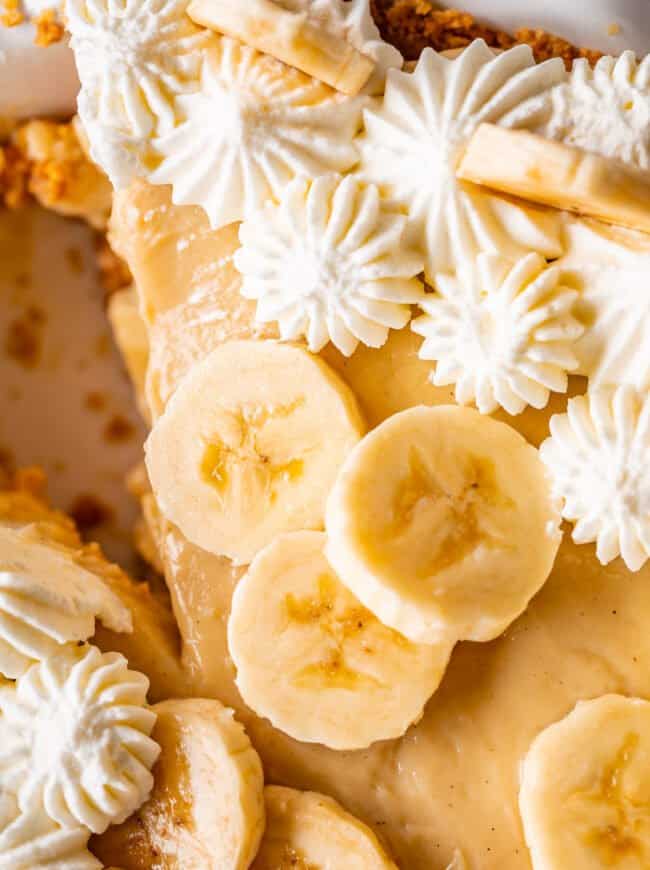 overhead shot of best banana cream pie with sliced bananas.