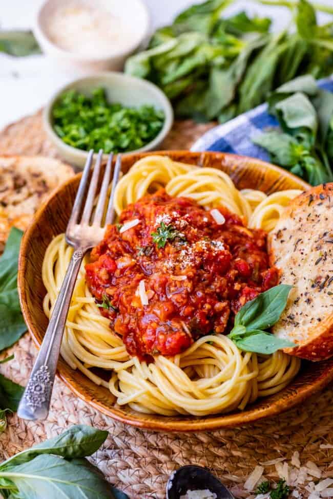 Easy Spaghetti Sauce Recipe (30 minutes) The Food Charlatan